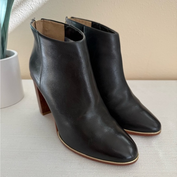 Ted Baker Black Leather Ankle Booties with Brown Heel - Picture 4 of 13